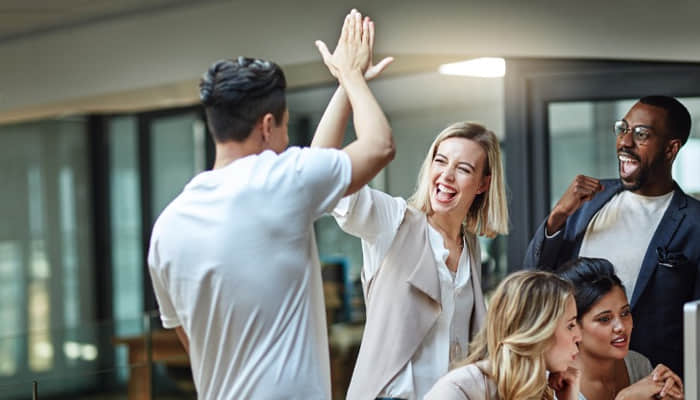 How to Build Strong Workplace Relationships: Tips for Lasting Professional Connections